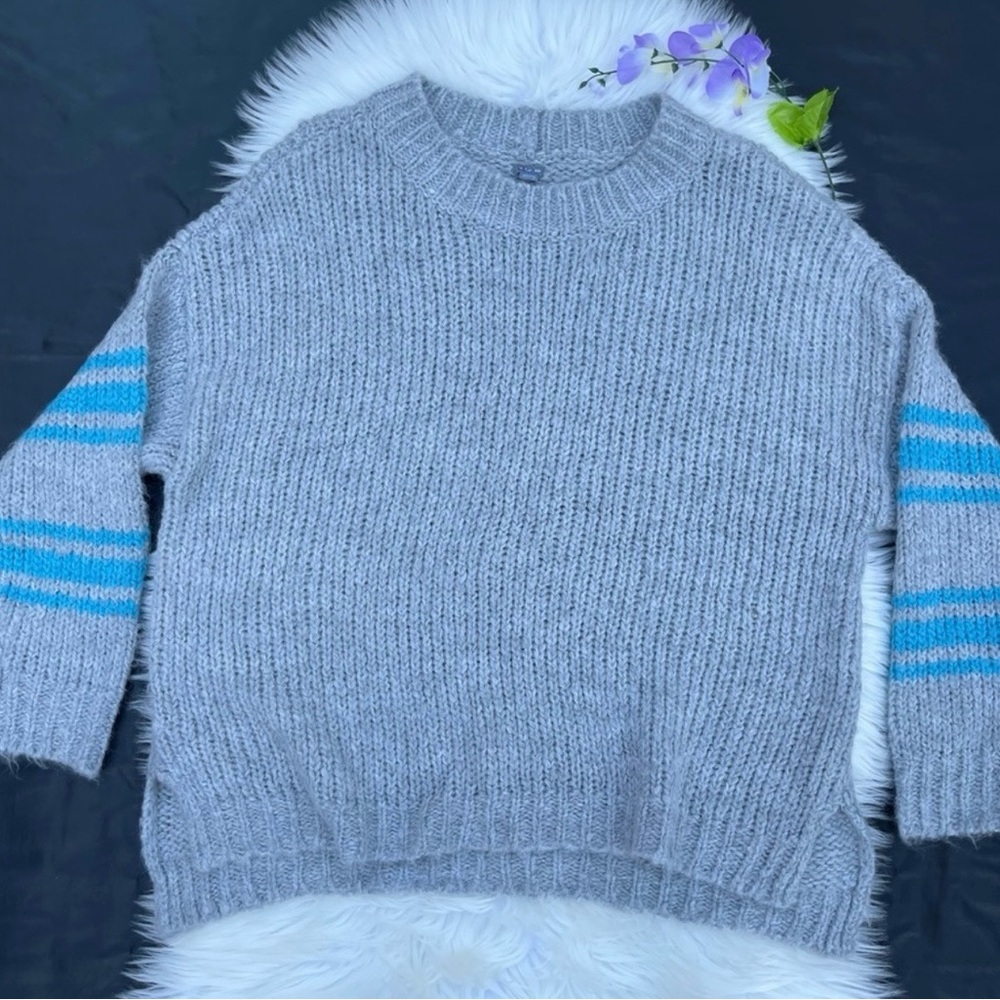 Gray and Blue Striped Women's Sweater size M